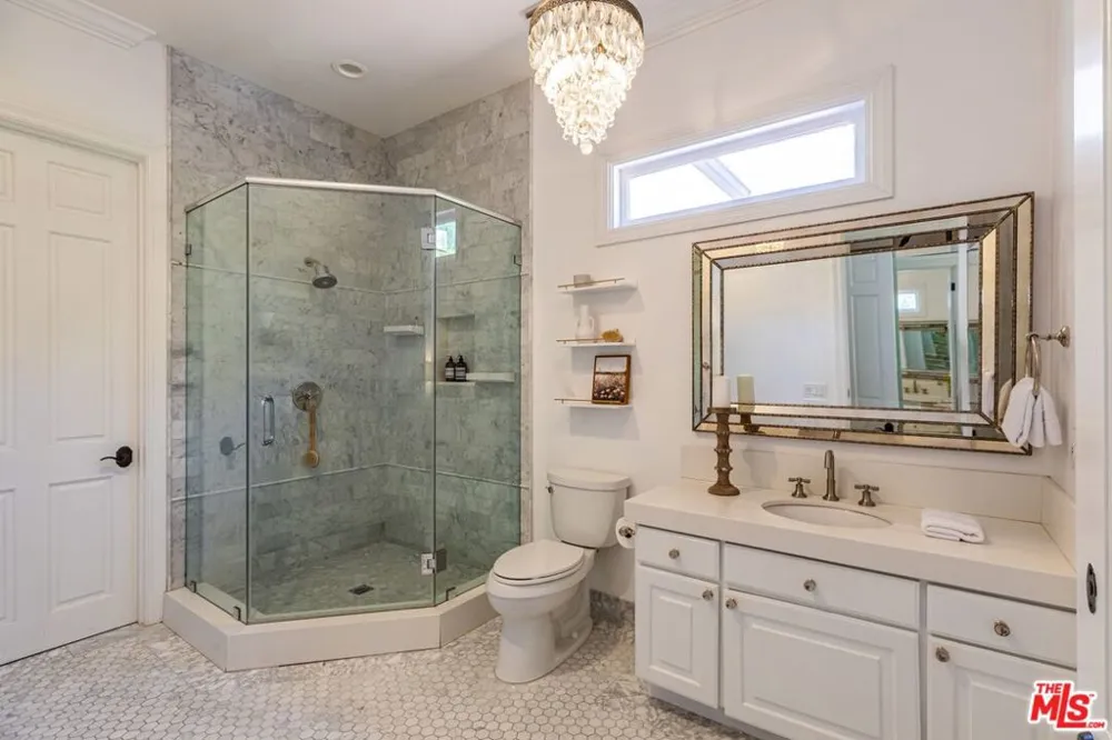 5209 Newcastle Lane Calabasas, CA 91302
