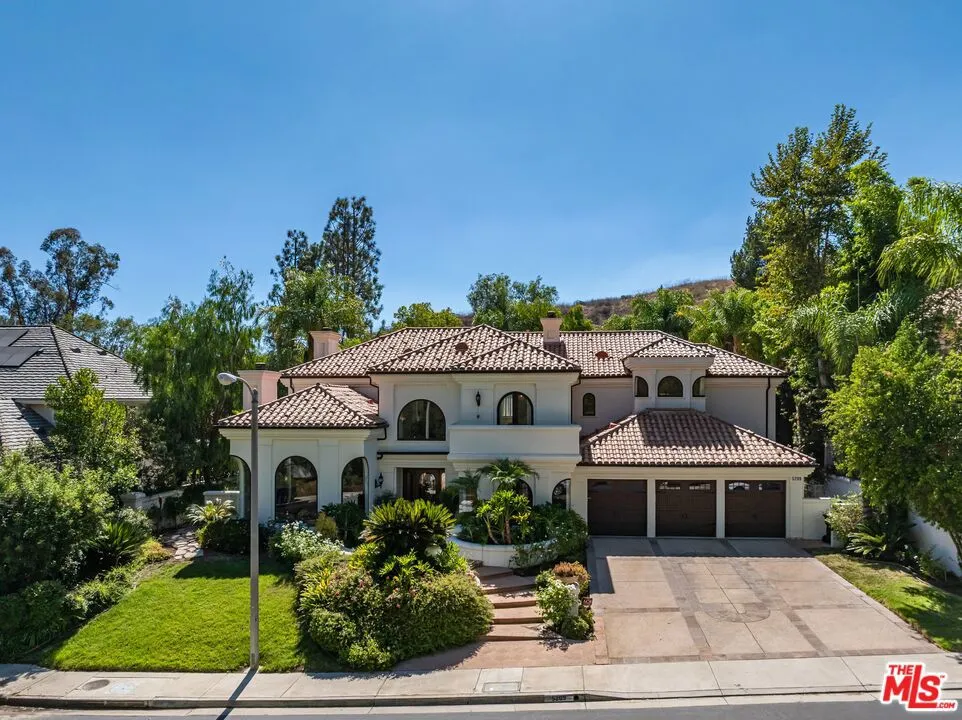 5209 Newcastle Lane Calabasas, CA 91302