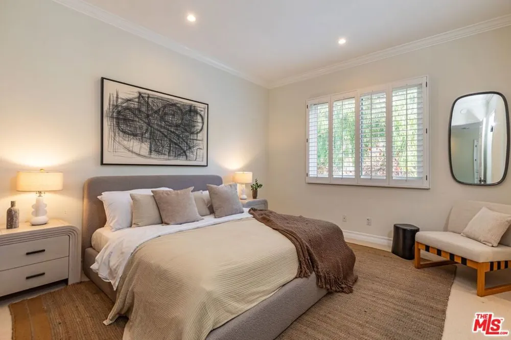5209 Newcastle Lane Calabasas, CA 91302