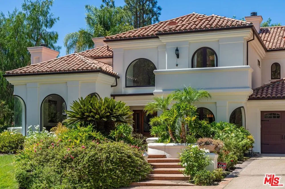 5209 Newcastle Lane Calabasas, CA 91302