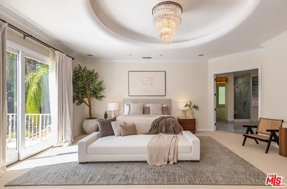 5209 Newcastle Lane Calabasas, CA 91302