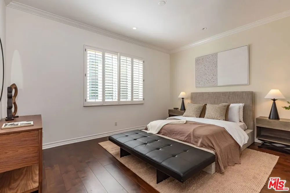 5209 Newcastle Lane Calabasas, CA 91302
