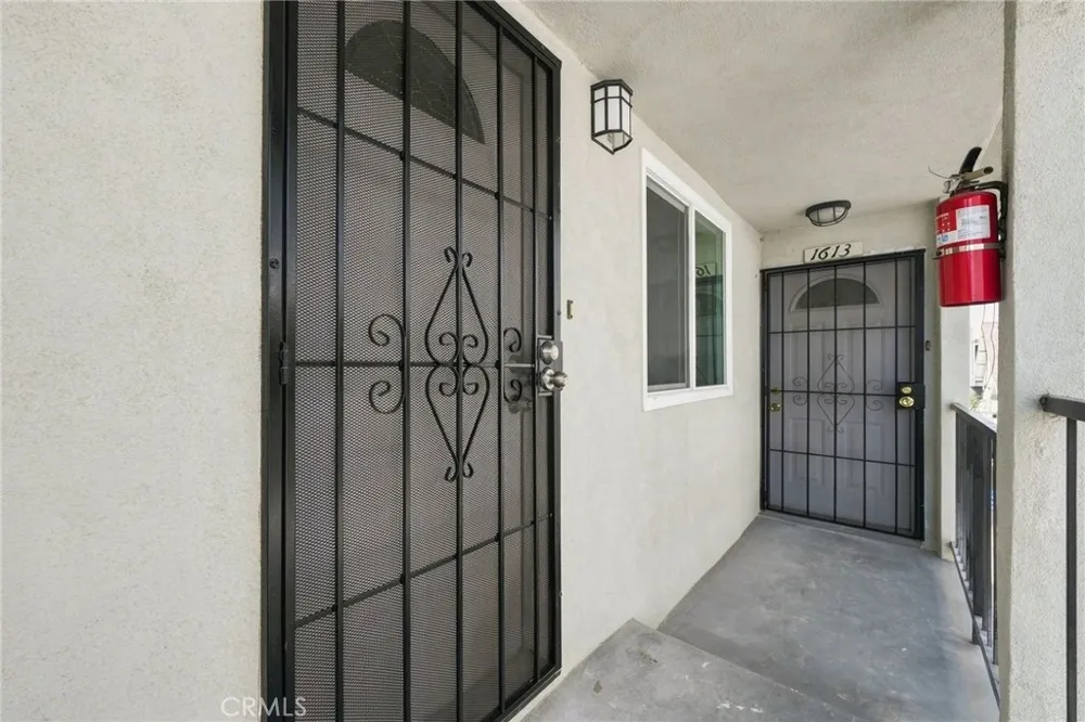 1613 E 6th Street #B Long Beach, CA 90802