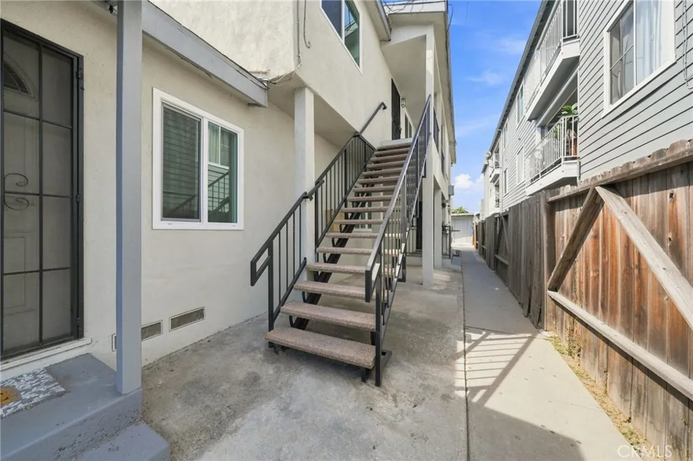 1613 E 6th #A Long Beach, CA 90802