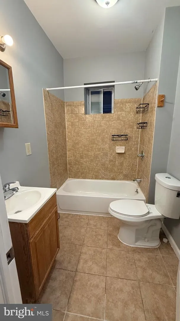 5449 PINE STREET #B Philadelphia, PA 19143