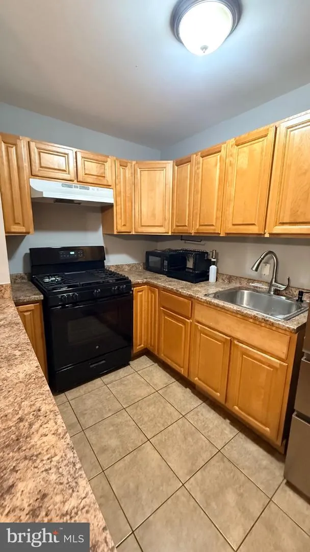 5449 PINE STREET #B Philadelphia, PA 19143
