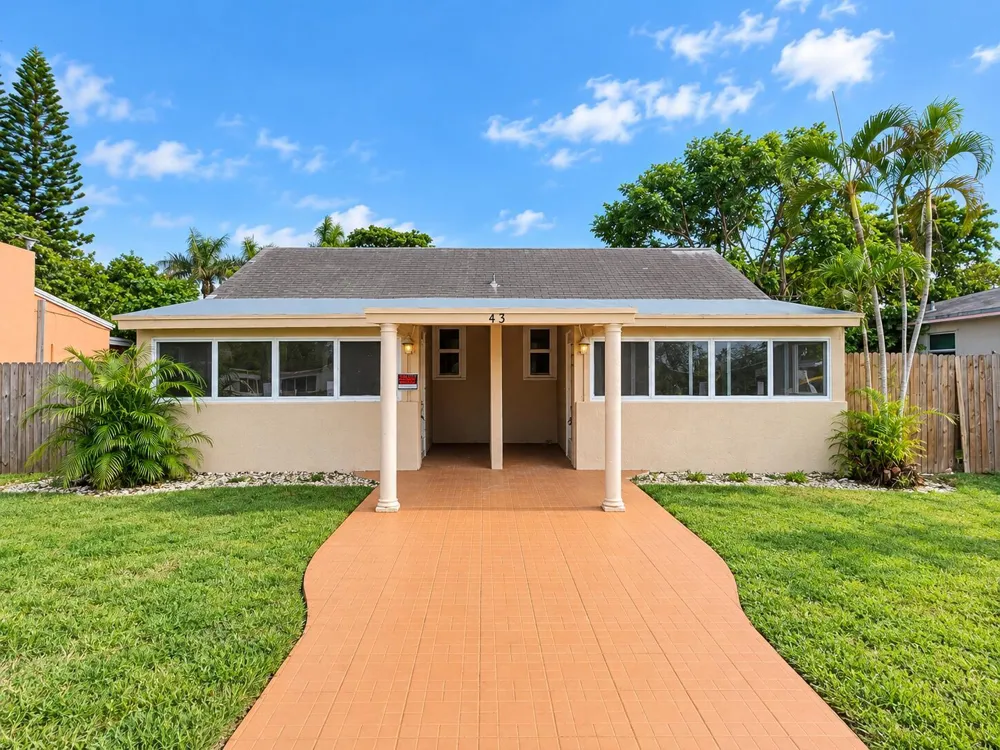 43 SW 11TH STREET #Unit W Dania Beach, FL 33004