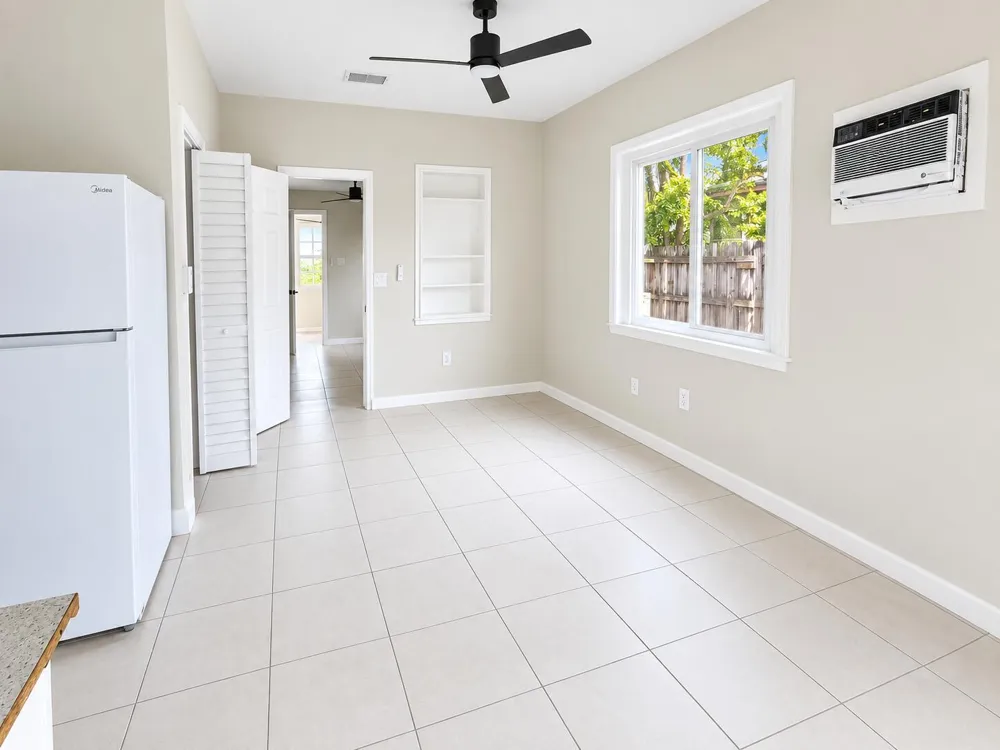 43 SW 11TH STREET #Unit W Dania Beach, FL 33004