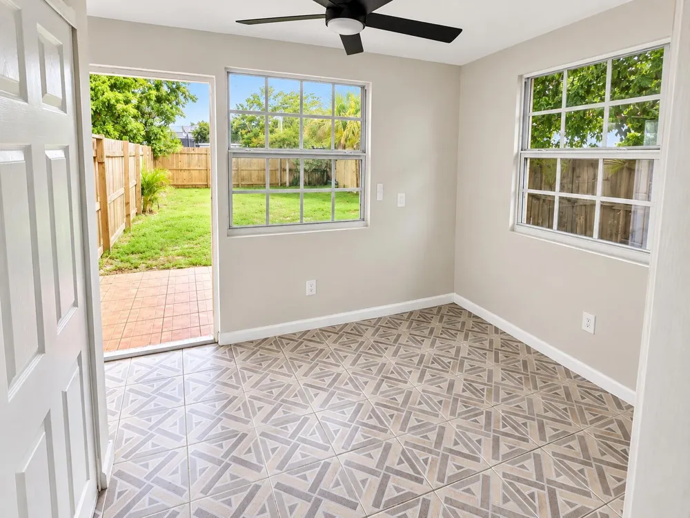 43 SW 11TH STREET #Unit W Dania Beach, FL 33004