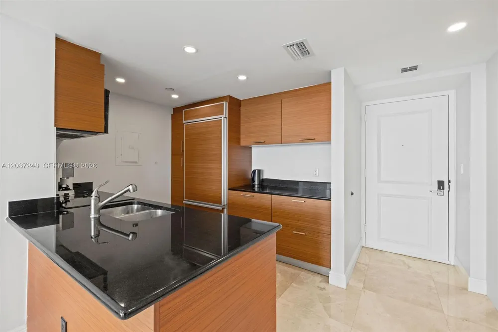 50 Biscayne Blvd #4405 Miami, FL 33132