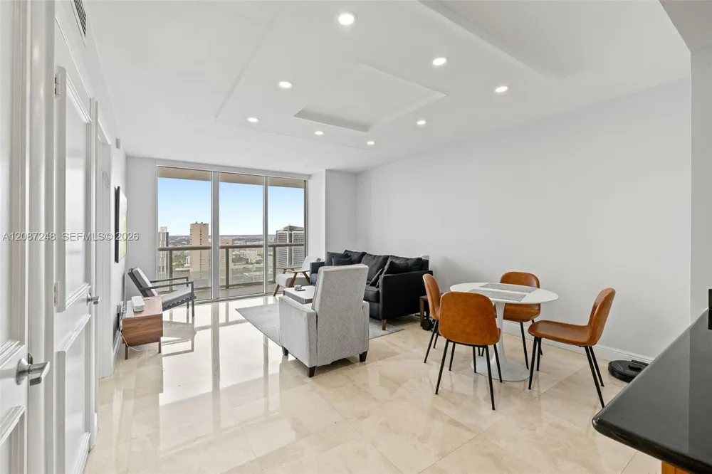 50 Biscayne Blvd #4405 Miami, FL 33132