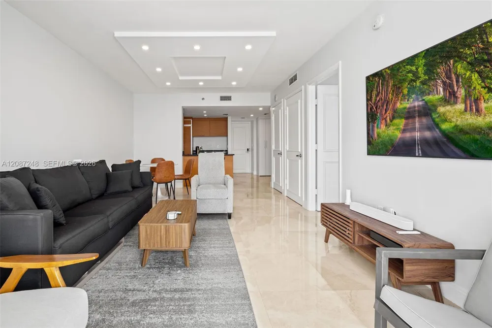 50 Biscayne Blvd #4405 Miami, FL 33132