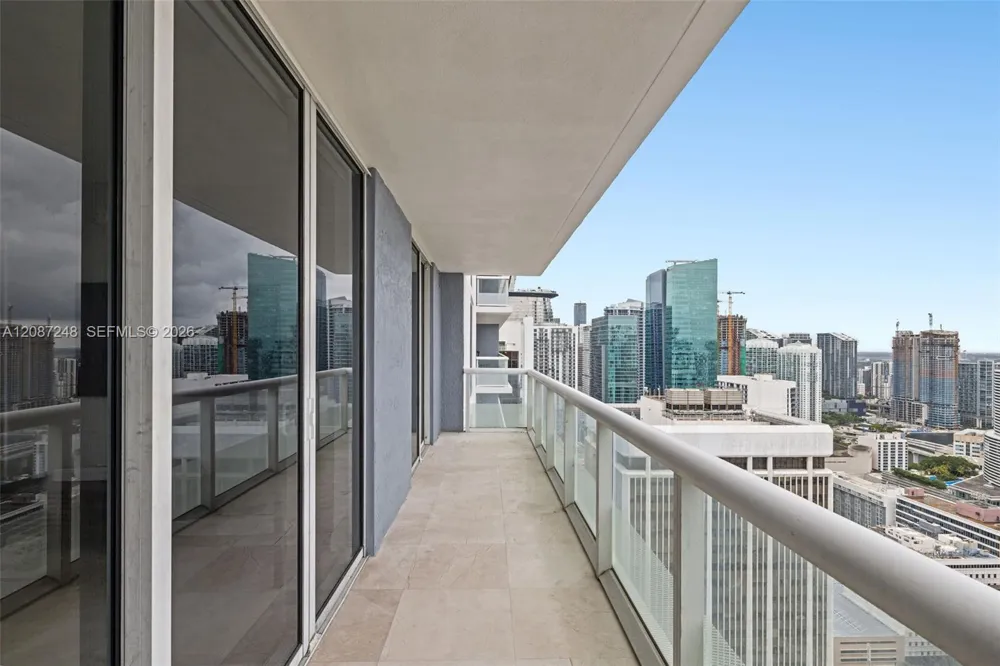 50 Biscayne Blvd #4405 Miami, FL 33132