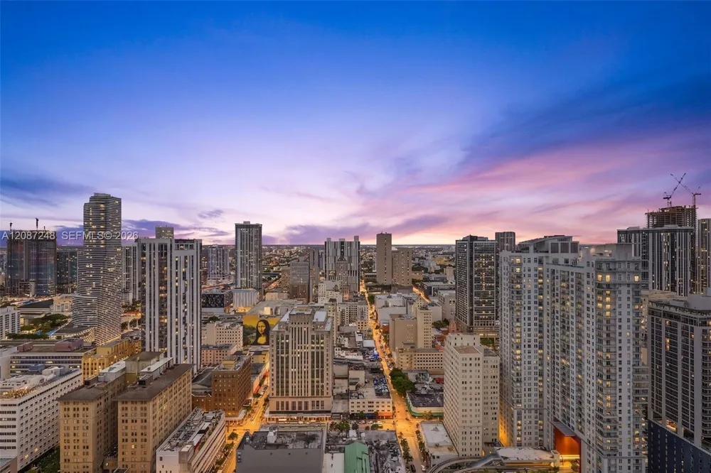 50 Biscayne Blvd #4405 Miami, FL 33132