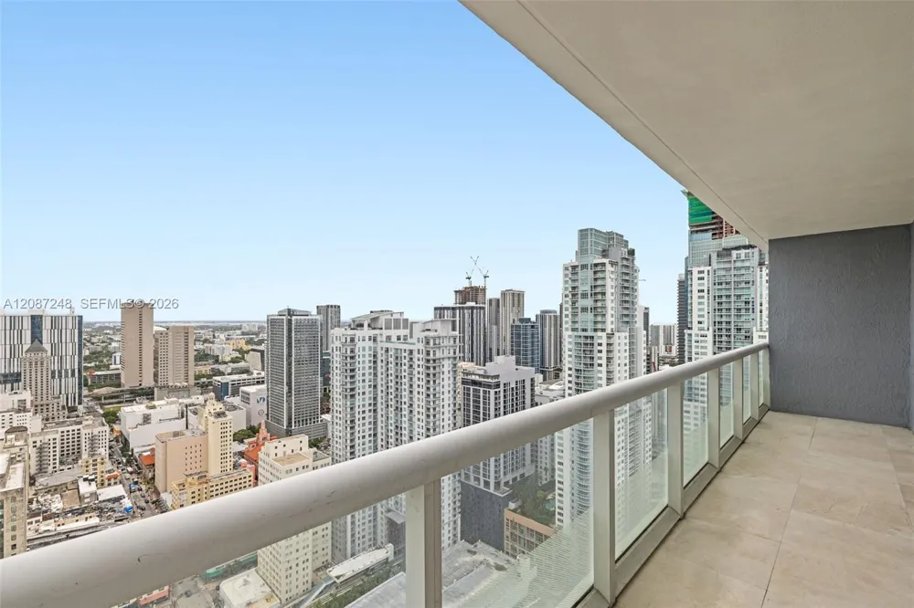 50 Biscayne Blvd #4405 Miami, FL 33132