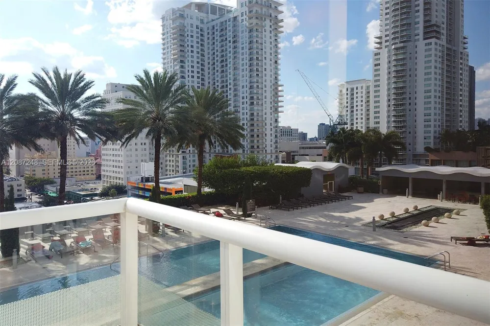 50 Biscayne Blvd #4405 Miami, FL 33132