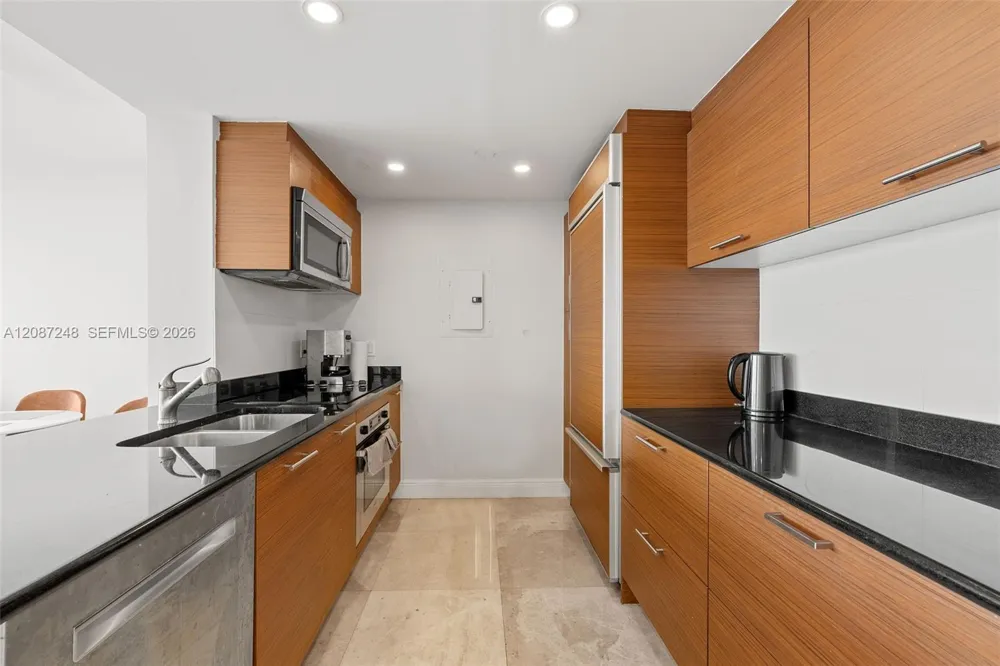 50 Biscayne Blvd #4405 Miami, FL 33132