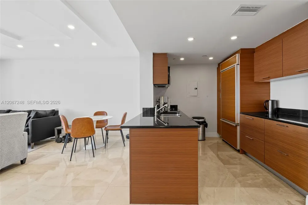 50 Biscayne Blvd #4405 Miami, FL 33132