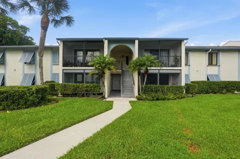 1104 GREEN PINE BOULEVARD #G1