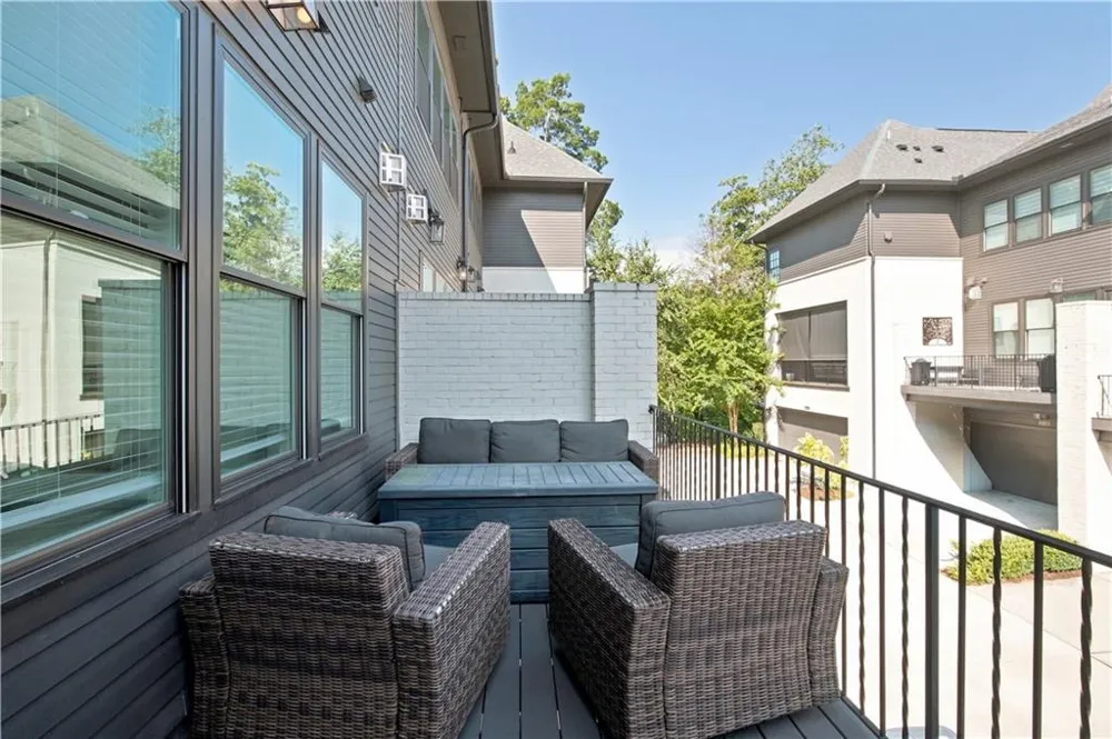 6580 Aria Village Drive Sandy Springs, GA 30328