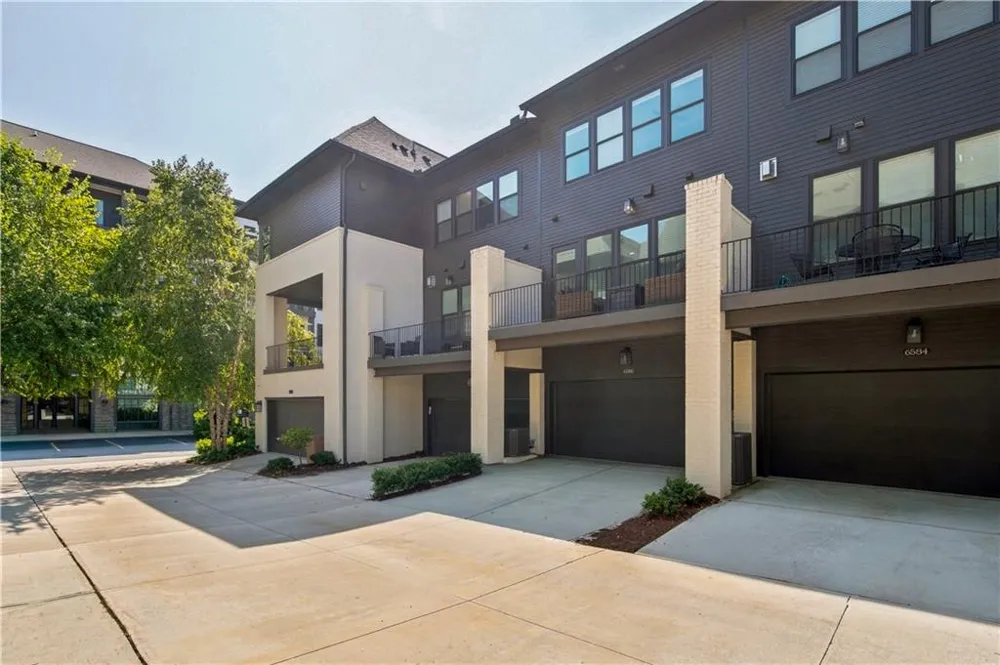 6580 Aria Village Drive Sandy Springs, GA 30328