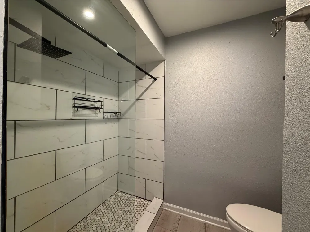 5005 Georgi Lane #14 Houston, TX 77092