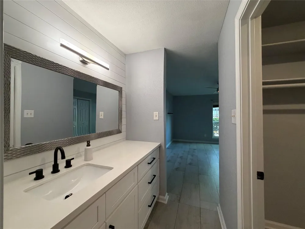 5005 Georgi Lane #14 Houston, TX 77092