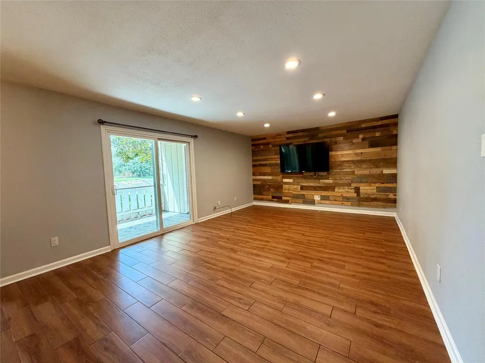 5005 Georgi Lane #14 Houston, TX 77092