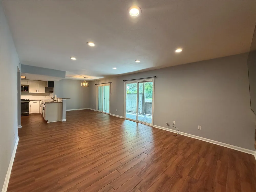 5005 Georgi Lane #14 Houston, TX 77092