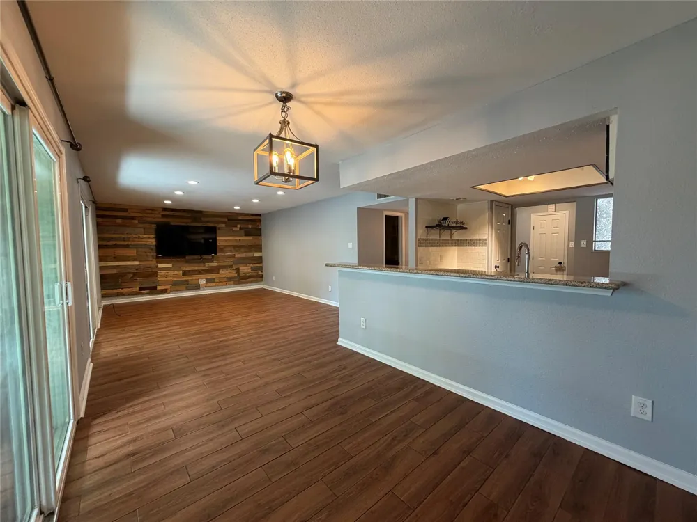 5005 Georgi Lane #14 Houston, TX 77092