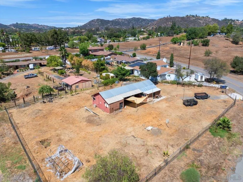 1105 North Ave Escondido, CA 92026