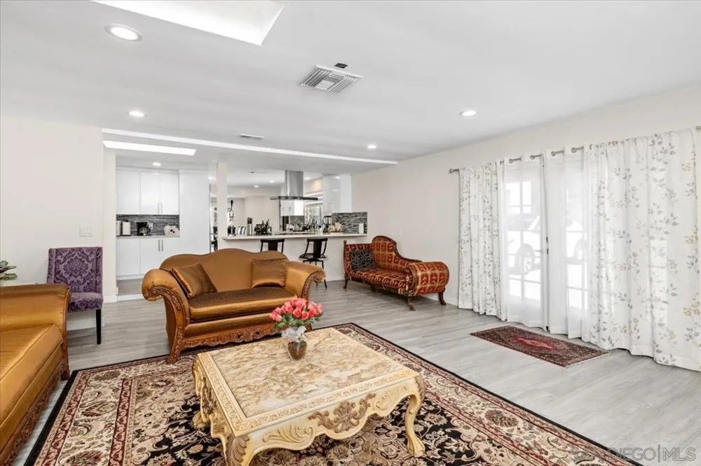 1105 North Ave Escondido, CA 92026