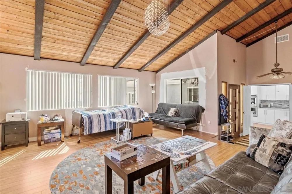 1105 North Ave Escondido, CA 92026