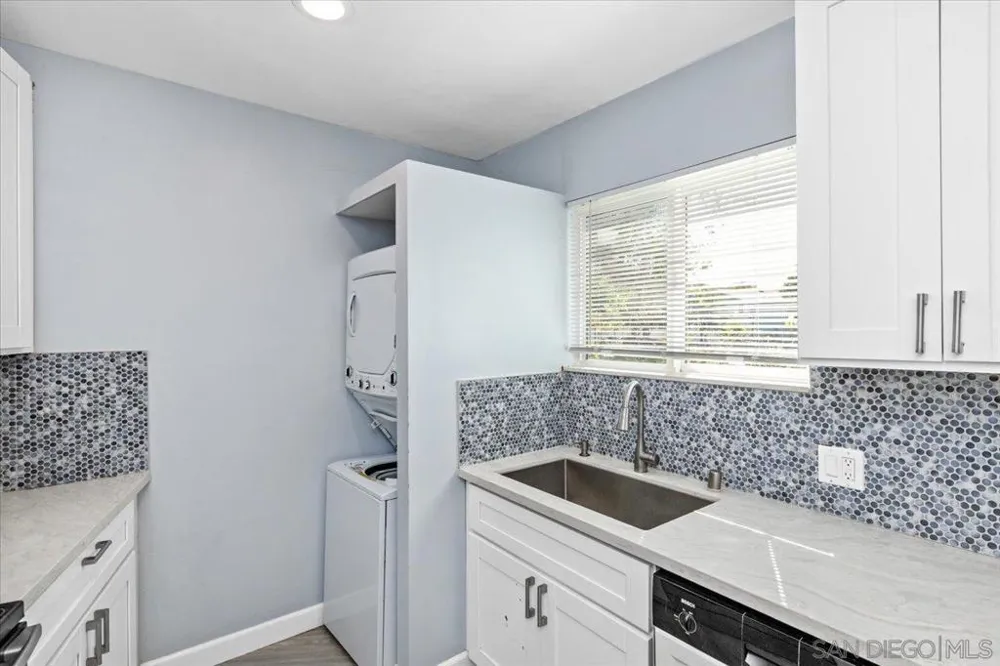 1105 North Ave Escondido, CA 92026
