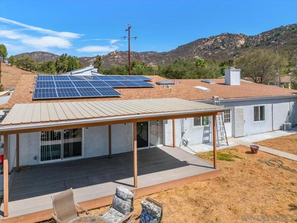 1105 North Ave Escondido, CA 92026