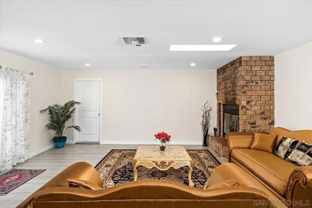 1105 North Ave Escondido, CA 92026