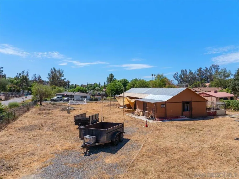 1105 North Ave Escondido, CA 92026