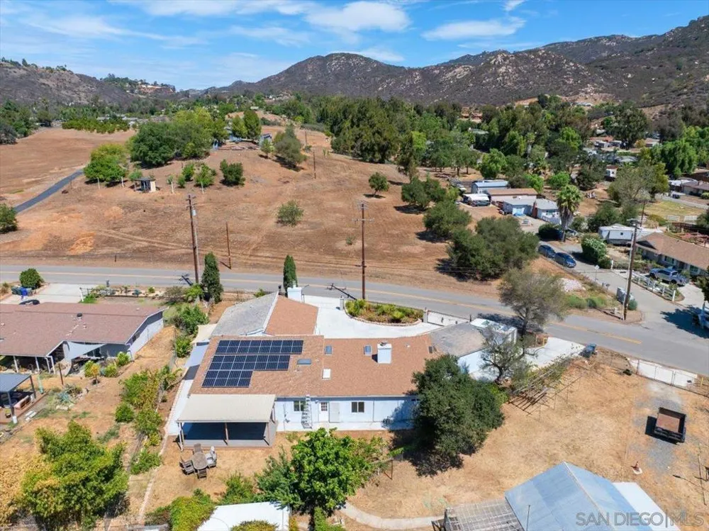 1105 North Ave Escondido, CA 92026