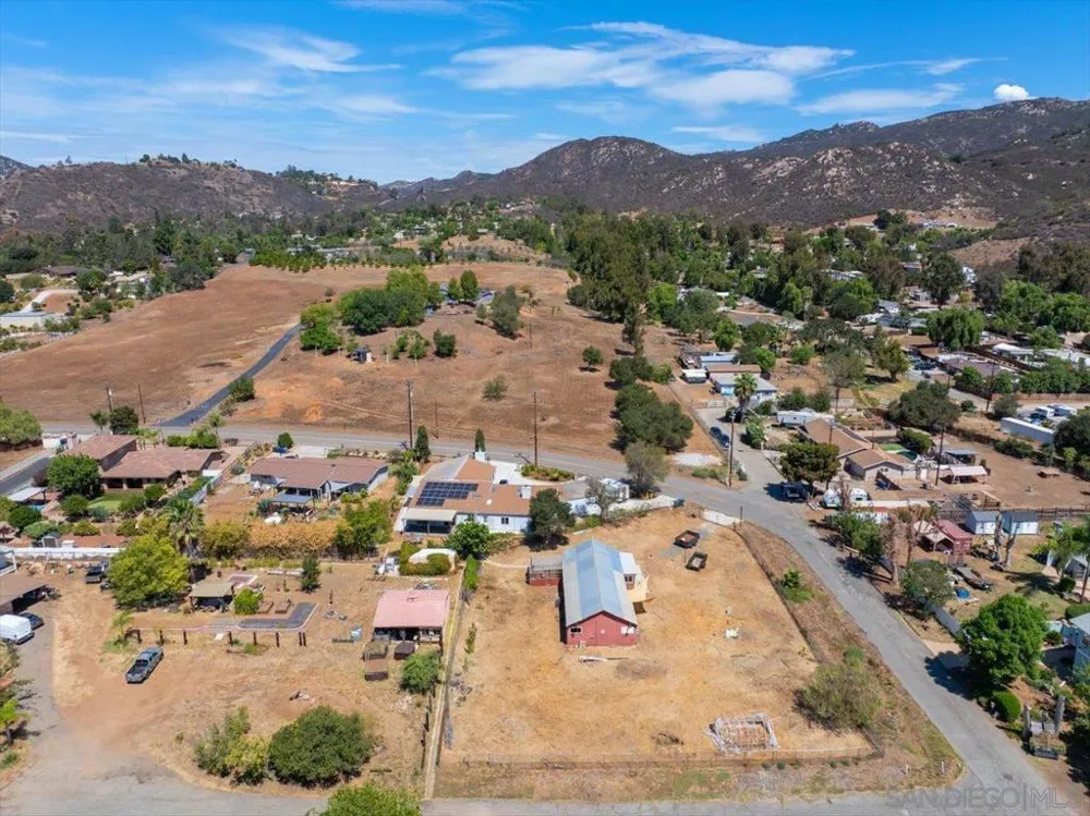 1105 North Ave Escondido, CA 92026