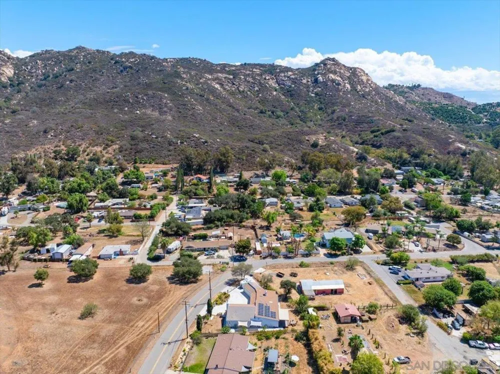 1105 North Ave Escondido, CA 92026