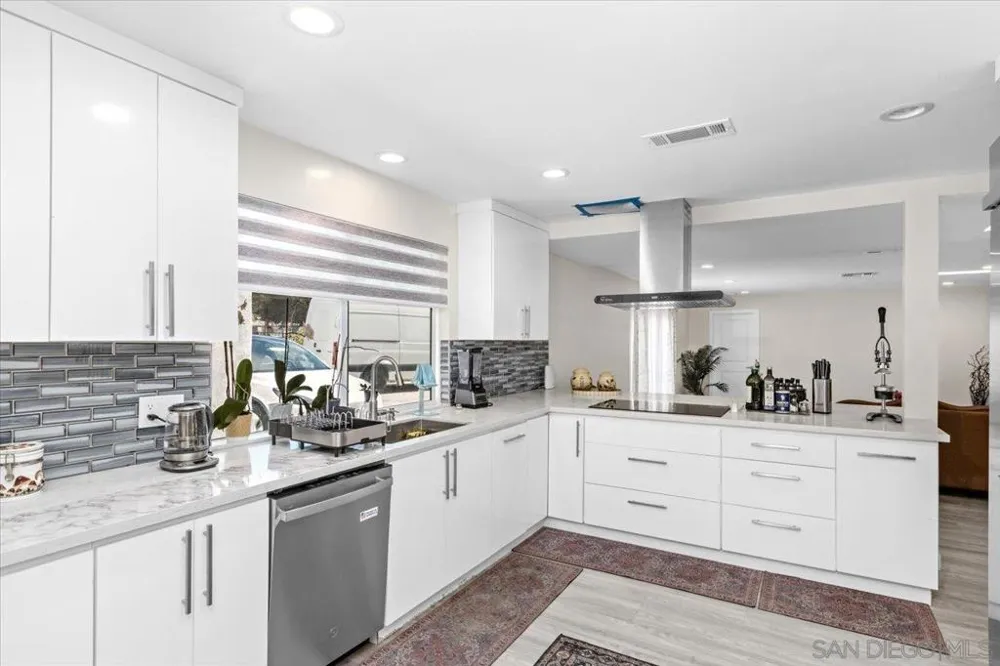 1105 North Ave Escondido, CA 92026