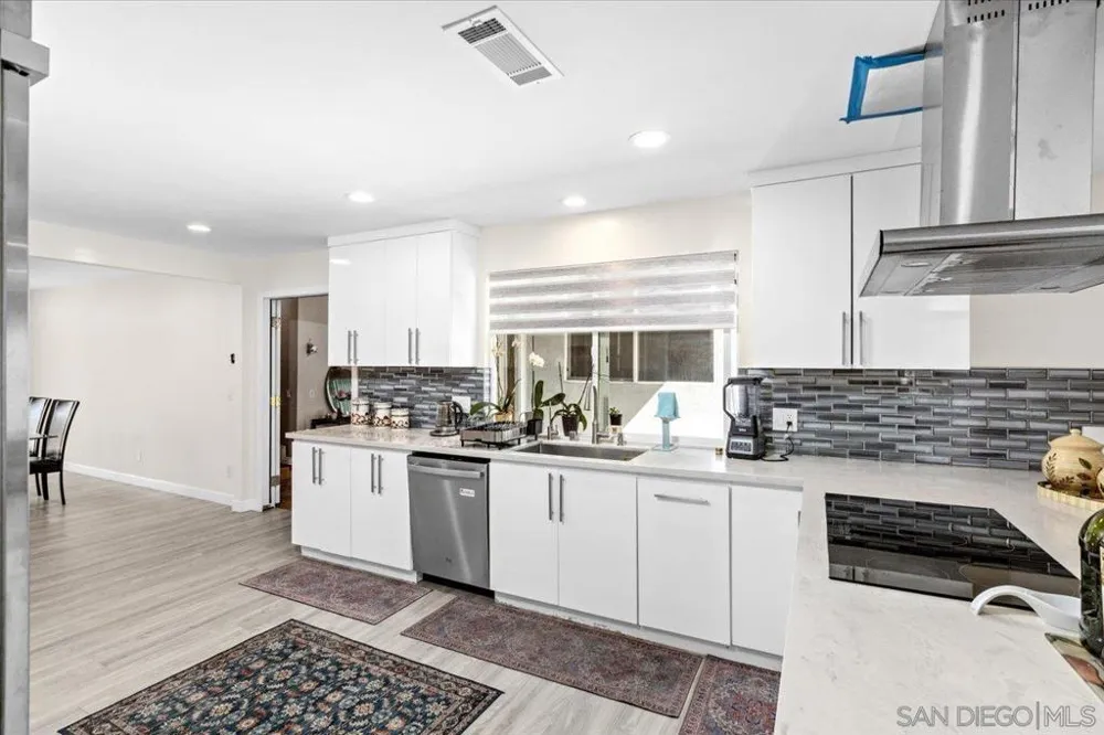 1105 North Ave Escondido, CA 92026