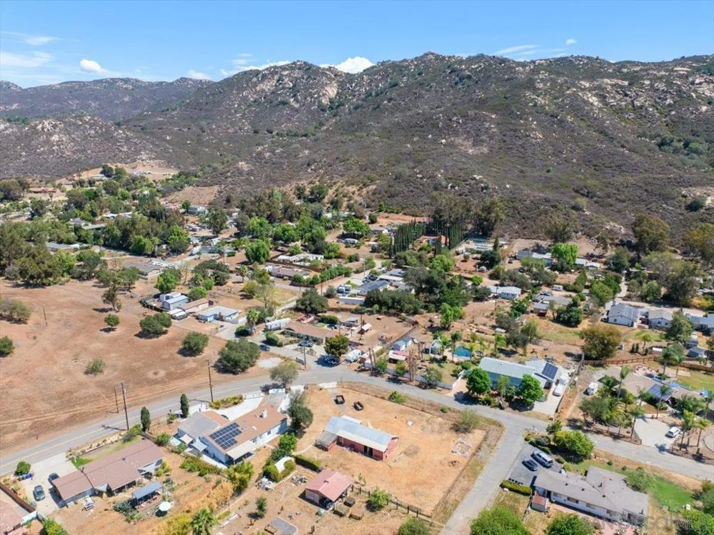 1105 North Ave Escondido, CA 92026
