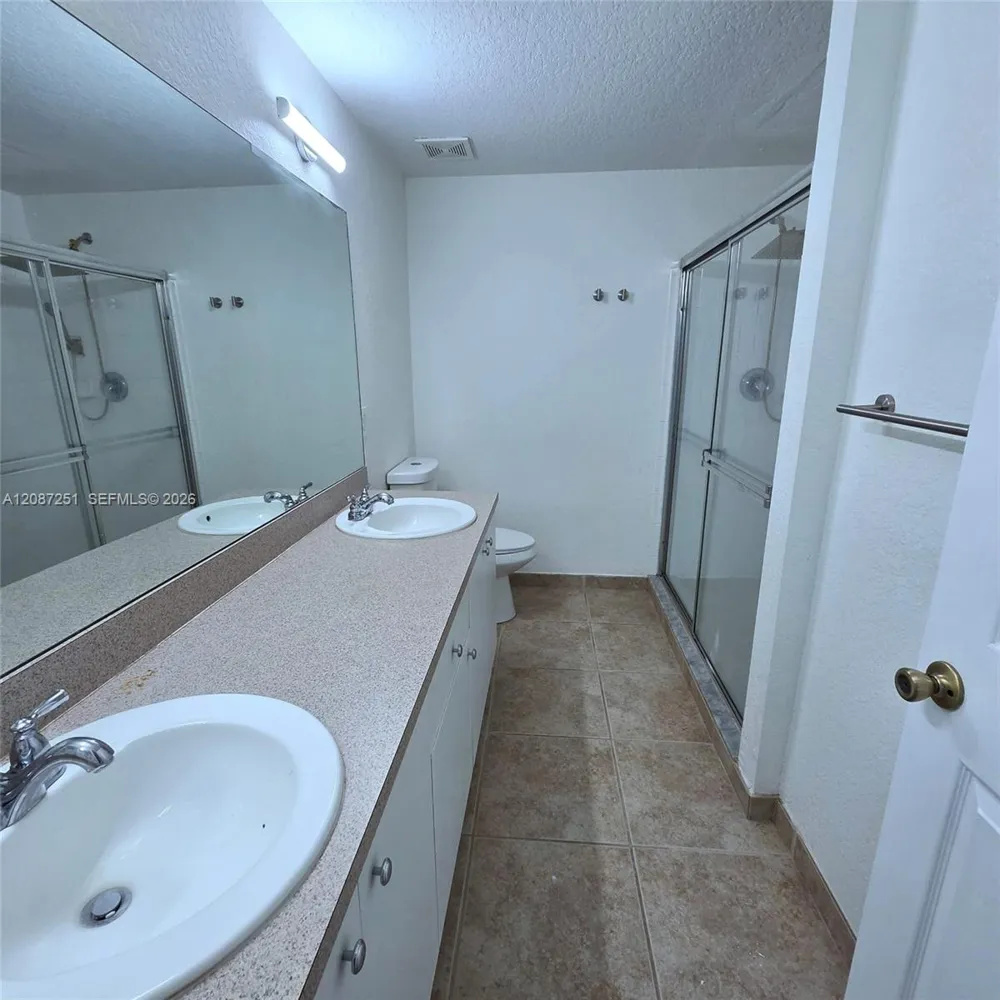 2901 Riverside Dr #203 Coral Springs, FL 33065
