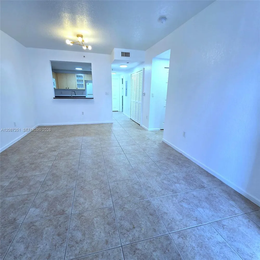 2901 Riverside Dr #203 Coral Springs, FL 33065
