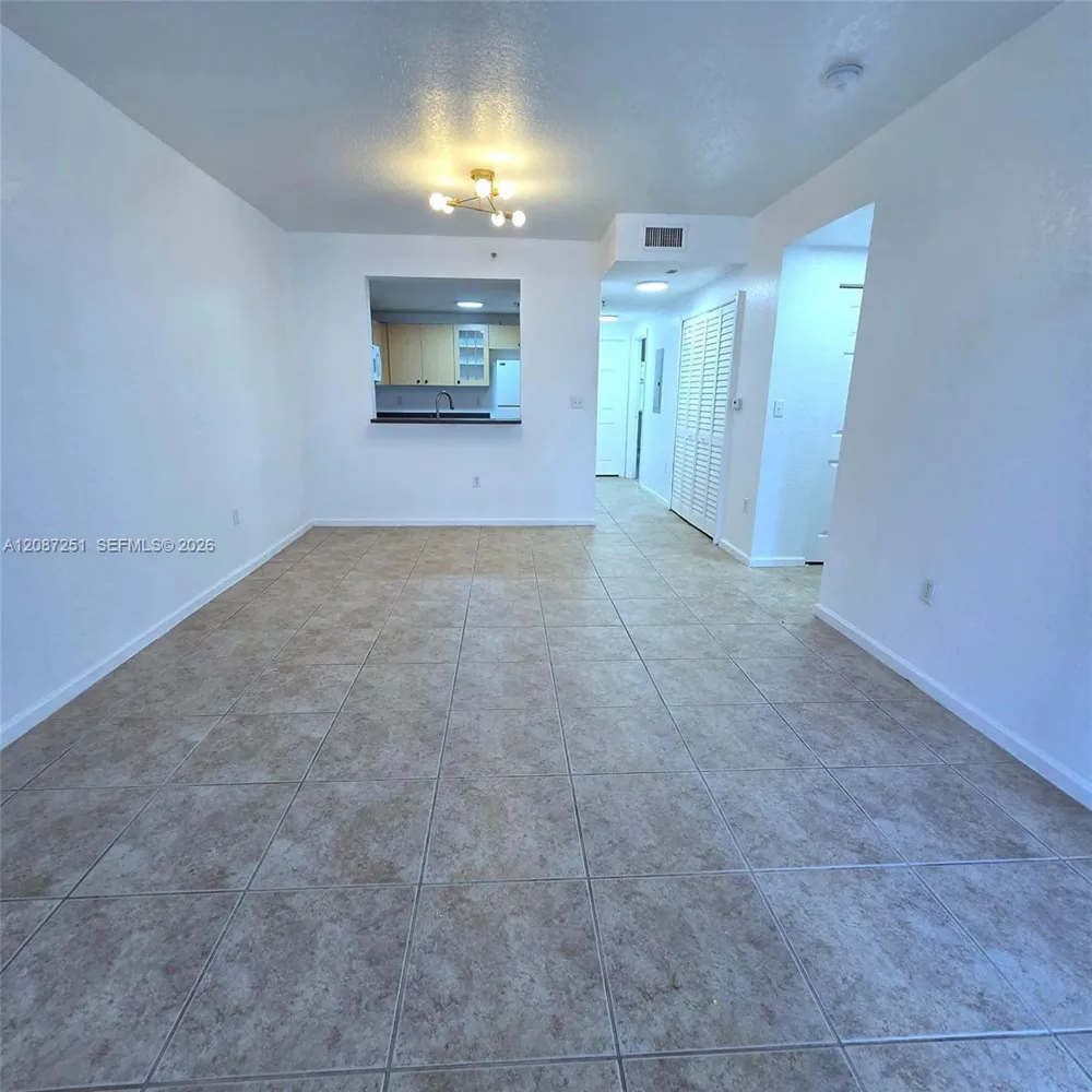 2901 Riverside Dr #203 Coral Springs, FL 33065