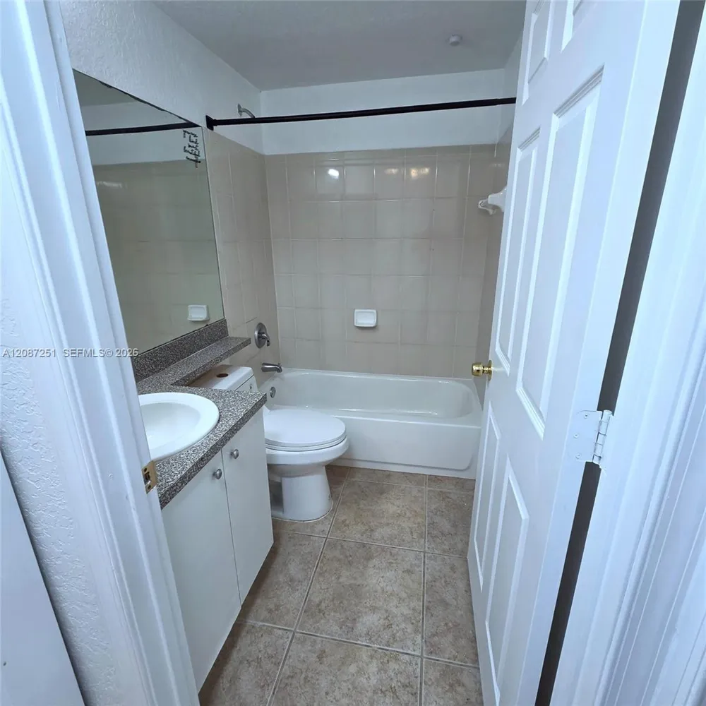 2901 Riverside Dr #203 Coral Springs, FL 33065