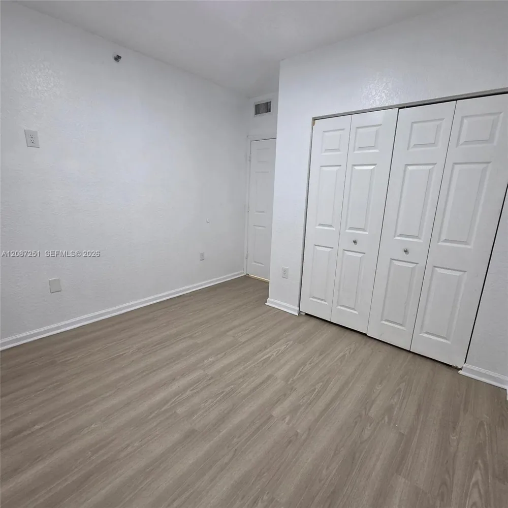 2901 Riverside Dr #203 Coral Springs, FL 33065