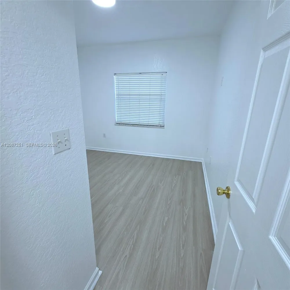 2901 Riverside Dr #203 Coral Springs, FL 33065