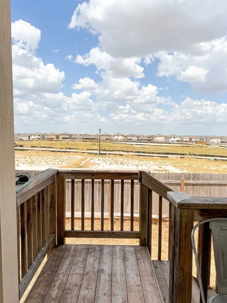 225 Comancheros Road Jarrell, TX 76537